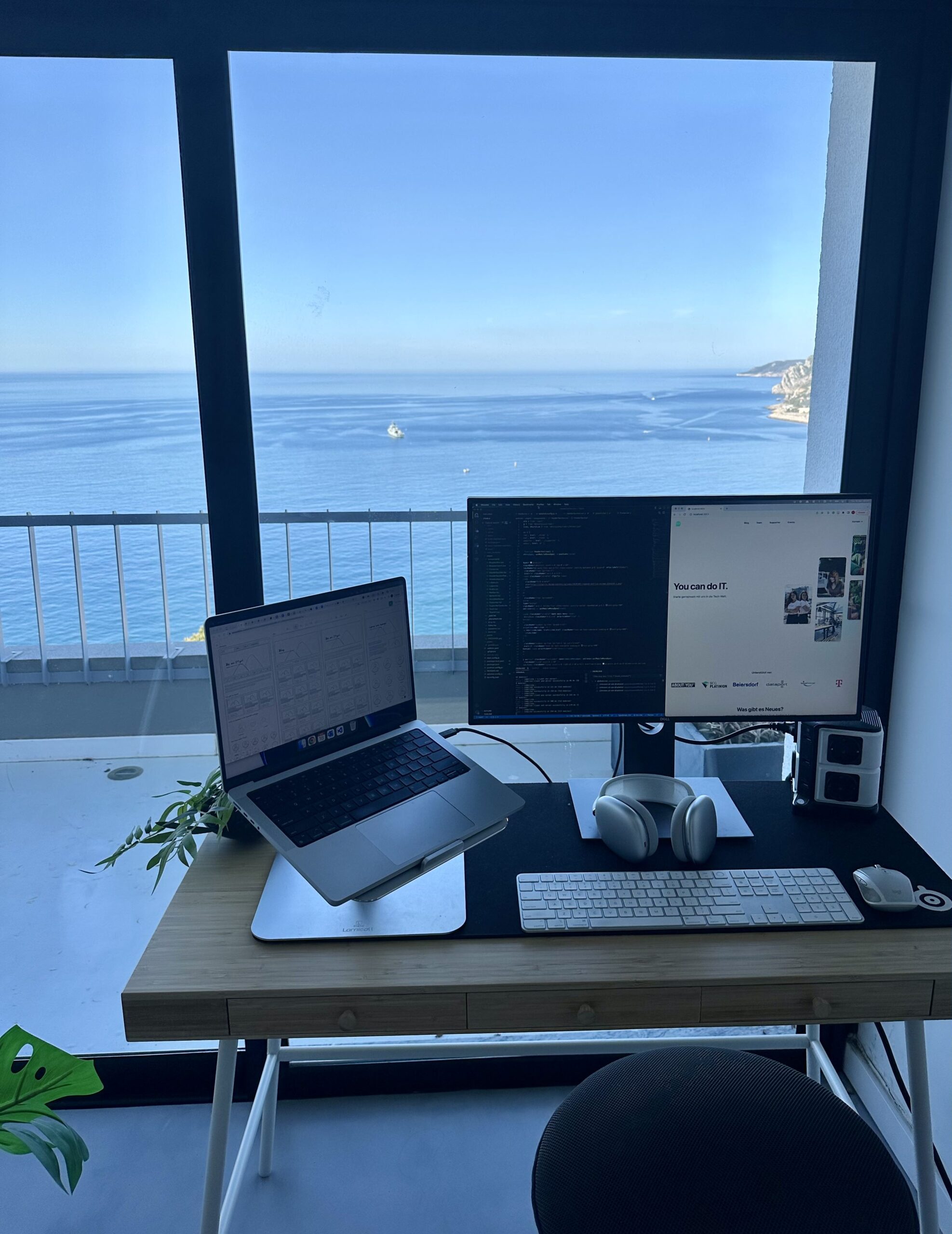 Schreibtisch mit Ausblick